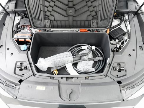 Used 2024 Audi Q8 e-tron Premium Plus image 26