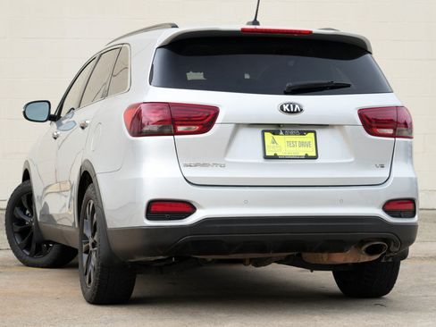Used 2020 Kia Sorento S FWD image 5