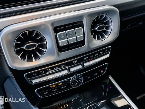 Used 2022 Mercedes-Benz G 63 AMG 4MATIC w/ G Manufaktur Interior Package image 27