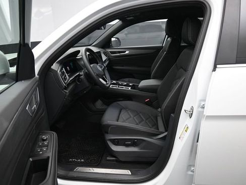 New 2026 Volkswagen Atlas Cross Sport SE image 9