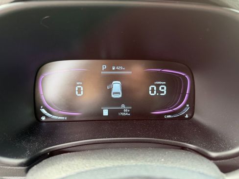 Certified 2023 Kia Soul LX w/ LX Technology Package FWD image 14