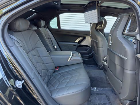 Used 2023 BMW 740i w/ Executive Package RWD image 54
