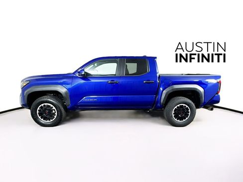 Used 2024 Toyota Tacoma TRD Off-Road AWD/4WD image 4