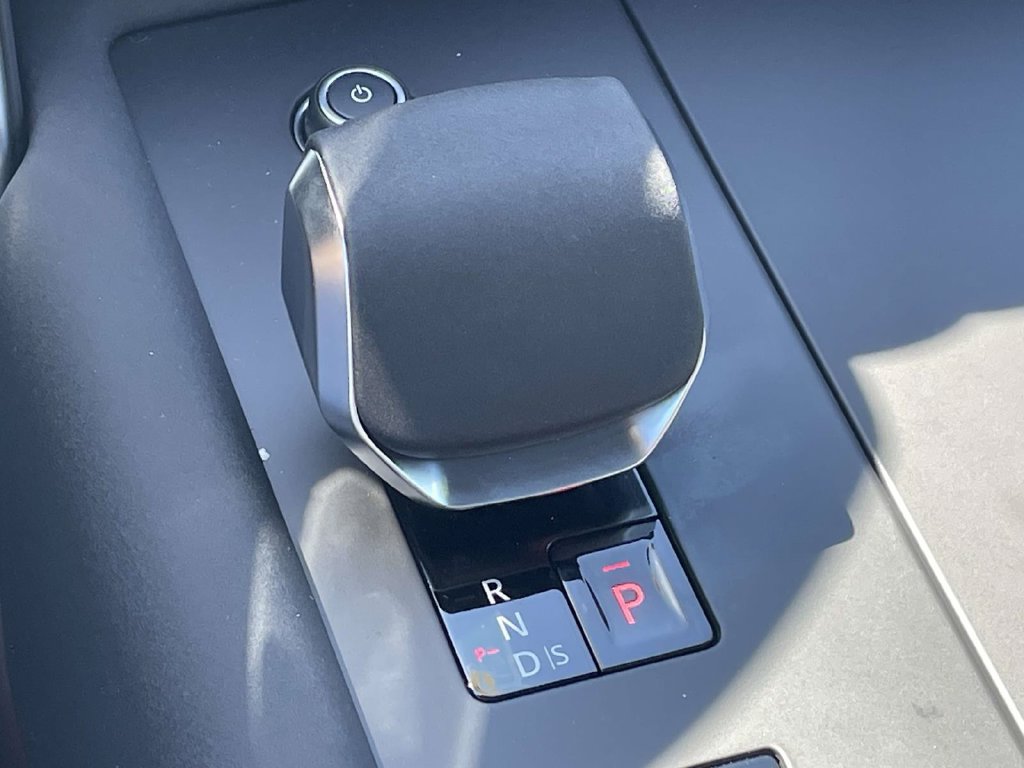 New 2026 Land Rover Discovery Limited Edition AWD/4WD image 24