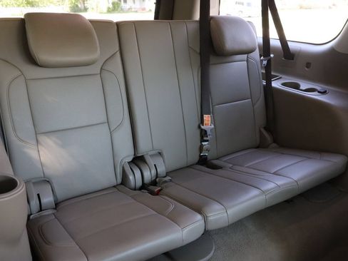 Used 2020 Chevrolet Suburban Premier AWD/4WD image 22