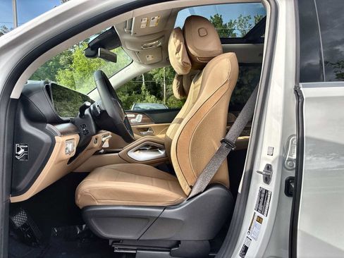 New 2026 Mercedes-Benz GLS 450 4MATIC image 3