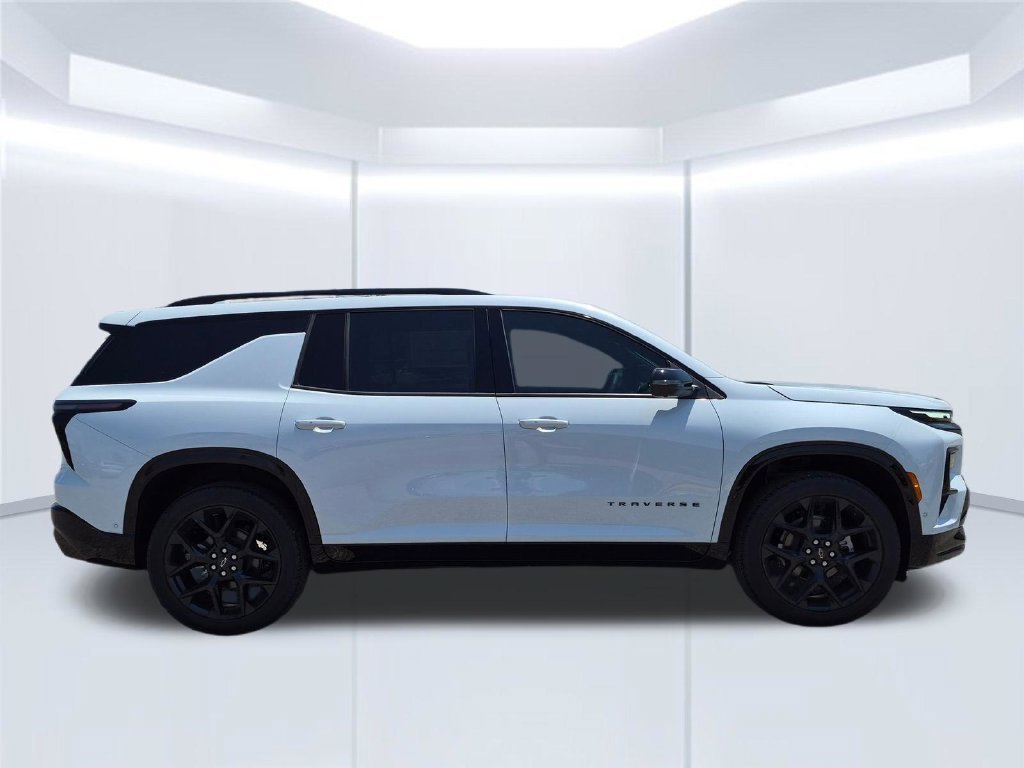 New 2026 Chevrolet Traverse RS w/ LPO, Floor Liner Package FWD image 7