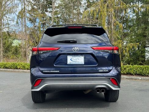 Used 2021 Toyota Highlander XSE AWD/4WD image 11