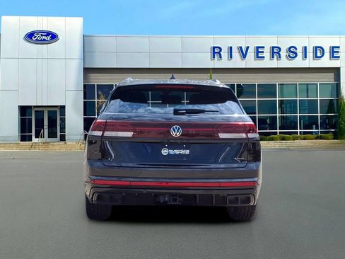Used 2025 Volkswagen Atlas Cross Sport SEL R-Line AWD/4WD image 6