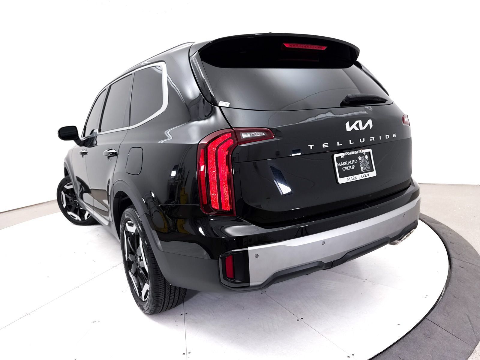 Certified 2024 Kia Telluride S w/ S Sunroof Package FWD image 8