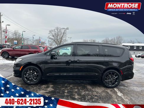 New 2026 Chrysler Pacifica Limited w/ Uconnect Theater Family Group AWD/4WD image 2