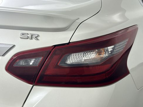 Used 2017 Nissan Altima 2.5 SR w/ LED Appearance Package image 30
