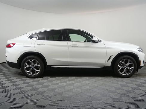 Used 2025 BMW X4 xDrive30i AWD/4WD image 2