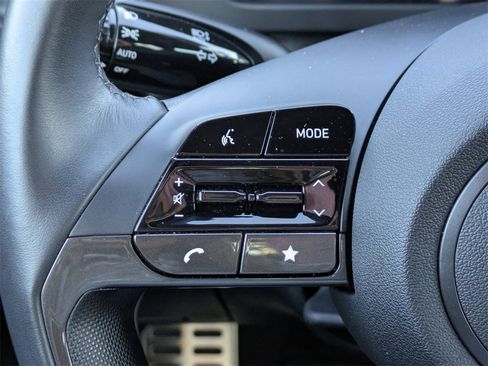 Certified 2025 Hyundai Elantra Sport image 23