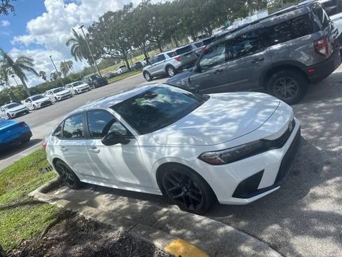 Used 2023 Honda Civic Sport image 3