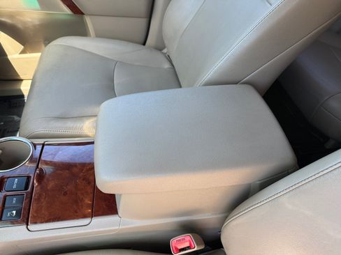 Used 2013 Toyota Highlander Limited AWD/4WD image 14