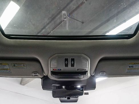 Used 2024 Subaru Ascent Touring AWD/4WD image 13