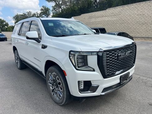 Used 2023 GMC Yukon Denali Ultimate AWD/4WD image 2
