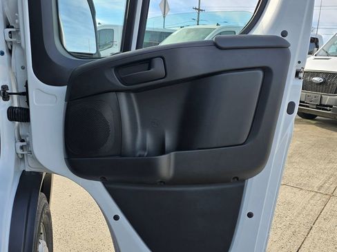 Used 2025 RAM ProMaster 3500 w/ Convenience Group image 18