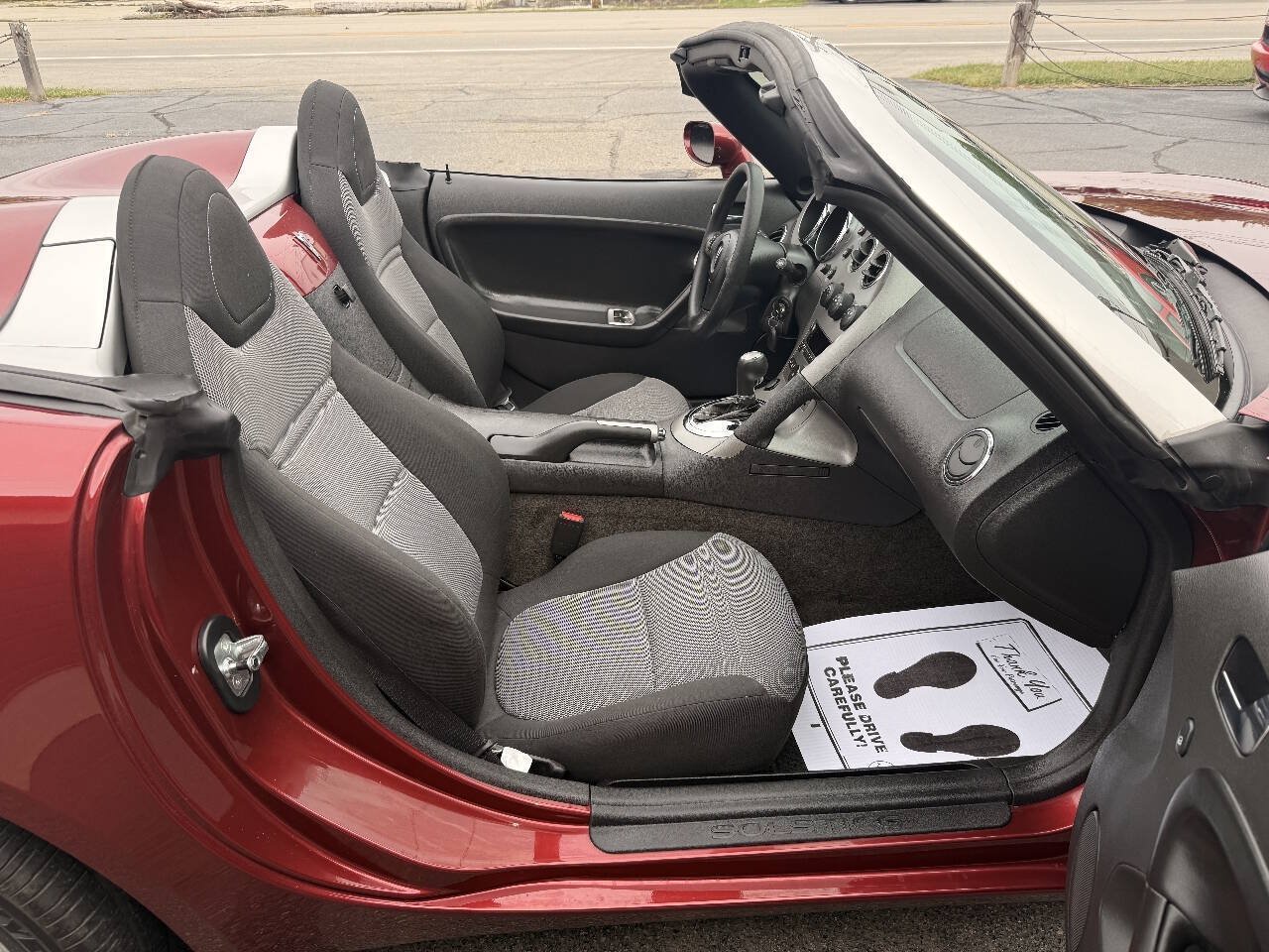 Used 2009 Pontiac Solstice Convertible w/ Preferred Package RWD image 32