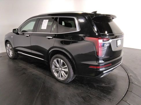 Used 2022 Cadillac XT6 Premium Luxury image 8