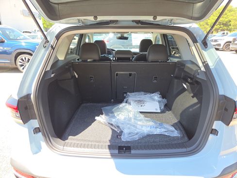 New 2026 Volkswagen Taos SEL AWD/4WD image 4