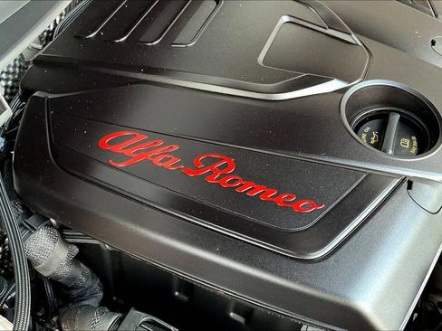 Used 2022 Alfa Romeo Stelvio Ti AWD/4WD image 31