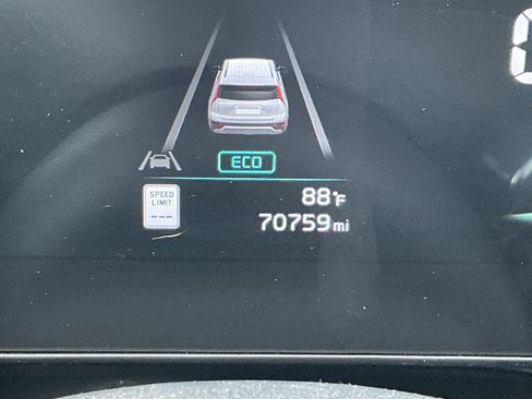 Certified 2023 Kia Niro EX FWD image 19