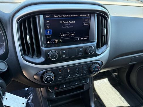 Used 2021 Chevrolet Colorado LT w/ LT Convenience Package AWD/4WD image 18