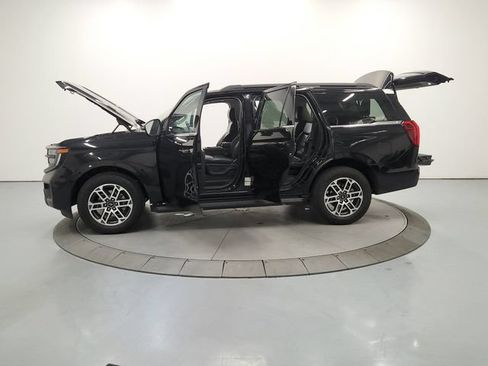 Used 2025 Ford Expedition Active AWD/4WD image 13