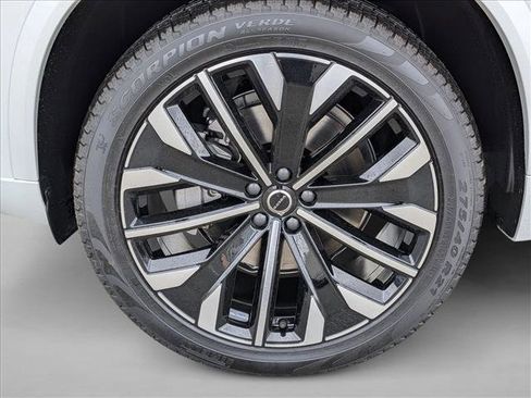 New 2026 Volvo XC90 B6 Plus w/ Protection Package AWD/4WD image 10