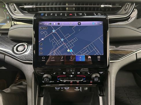 Used 2023 Jeep Grand Cherokee Trailhawk image 28