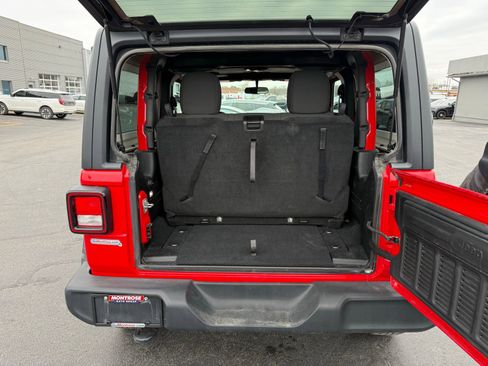 Used 2018 Jeep Wrangler Sport S image 30