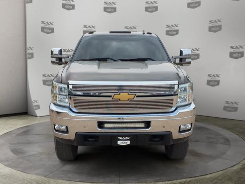 Used 2012 Chevrolet Silverado 2500 LT w/ Interior Plus Package AWD/4WD image 8