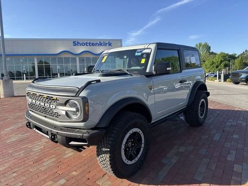 Used 2023 Ford Bronco Badlands w/ Sasquatch Package image 4