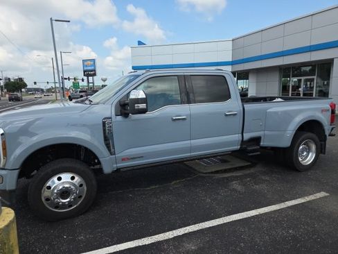 Used 2024 Ford F450 Platinum w/ FX4 Off-Road Package AWD/4WD image 1