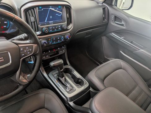 Used 2017 GMC Canyon SLE w/ All Terrain Package AWD/4WD image 13