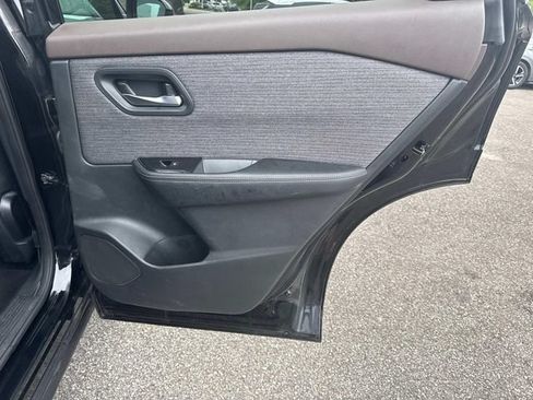 Certified 2023 Nissan Rogue SV FWD image 21