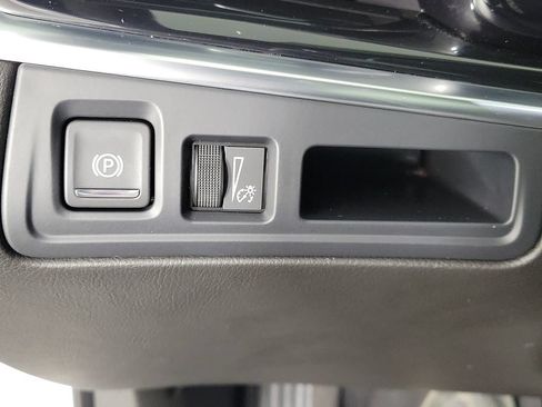 Certified 2023 Cadillac XT6 Premium Luxury FWD image 33