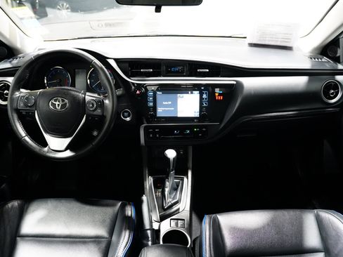 Used 2019 Toyota Corolla XSE image 10