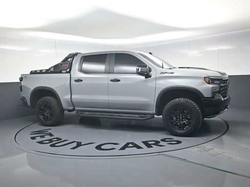 Used 2024 Chevrolet Silverado 1500 ZR2 w/ Technology Package image 2