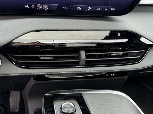 New 2026 Buick Enclave Sport Touring w/ Super Cruise Package image 17