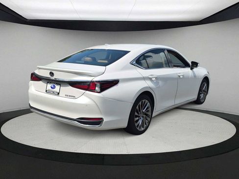 Used 2024 Lexus ES 300h w/ Technology Package FWD image 8
