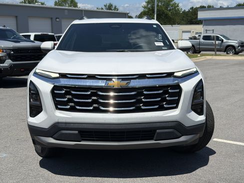 Used 2025 Chevrolet Equinox LT w/ Convenience Package II FWD image 10