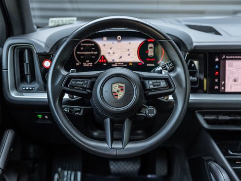Certified 2024 Porsche Cayenne AWD/4WD image 14