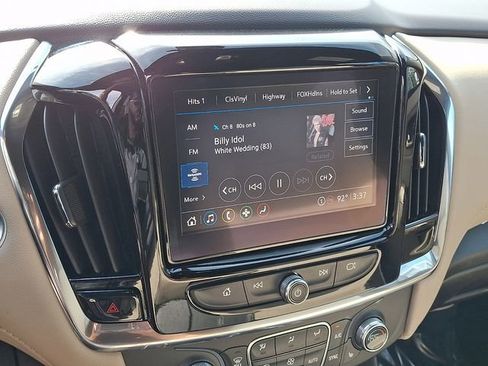 Used 2023 Chevrolet Traverse LT AWD/4WD image 16
