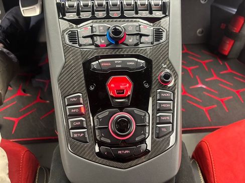 Used 2019 Lamborghini Aventador SVJ image 62