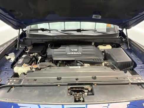 Used 2017 Nissan Titan SV AWD/4WD image 23
