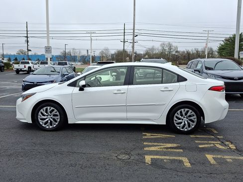 Used 2020 Toyota Corolla LE image 4