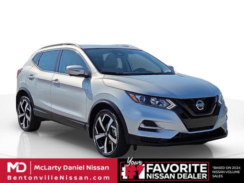 Used 2022 Nissan Rogue Sport SL image 1